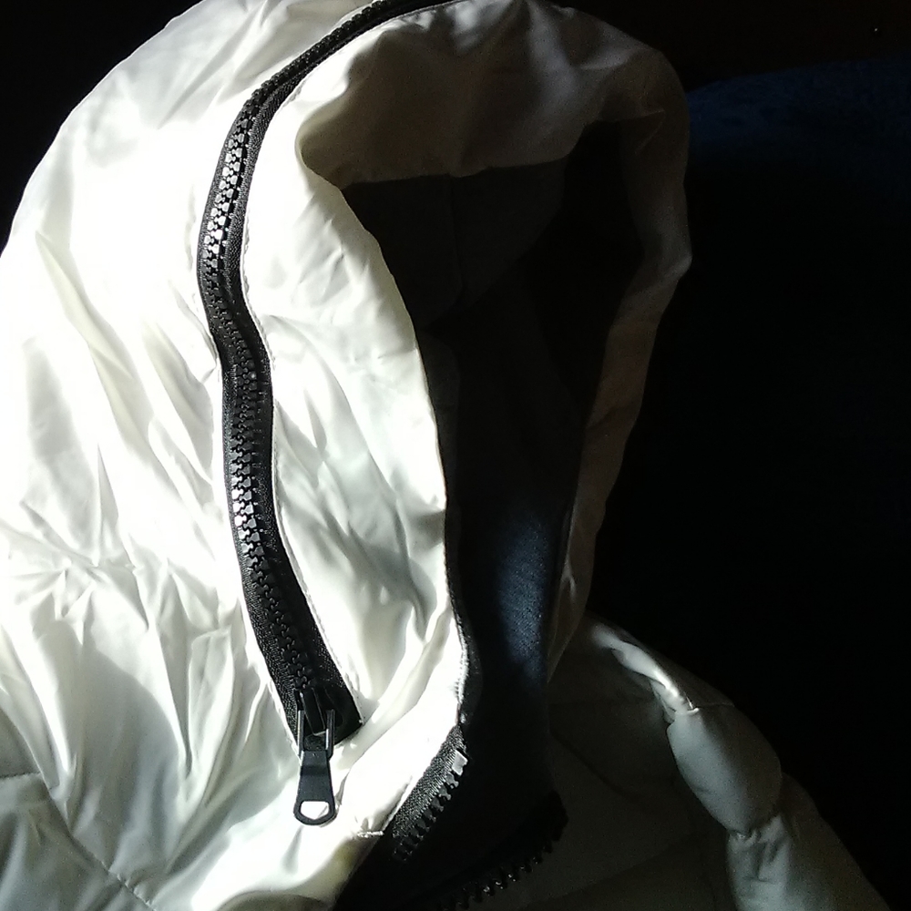 Coat - Picture 6 of 7